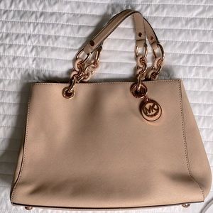 Michael Kors handbag with detachable shoulder strap